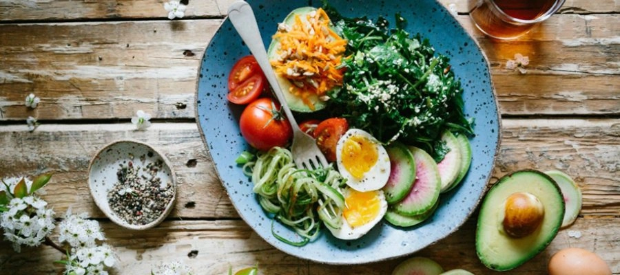 Imagem do post O que é dieta low carb: conceito, benefícios e (contra)indicações
